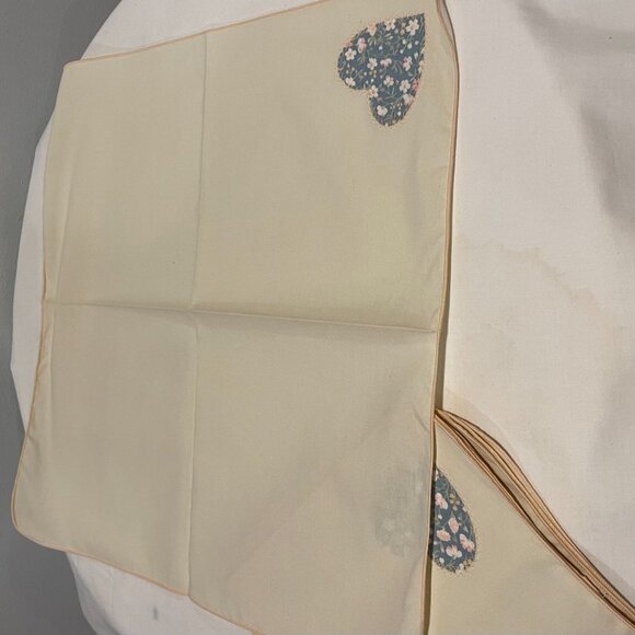 Vintage Cottagecore Quilted Placemats & Napkins – Set of 8 - Picture 8 of 11